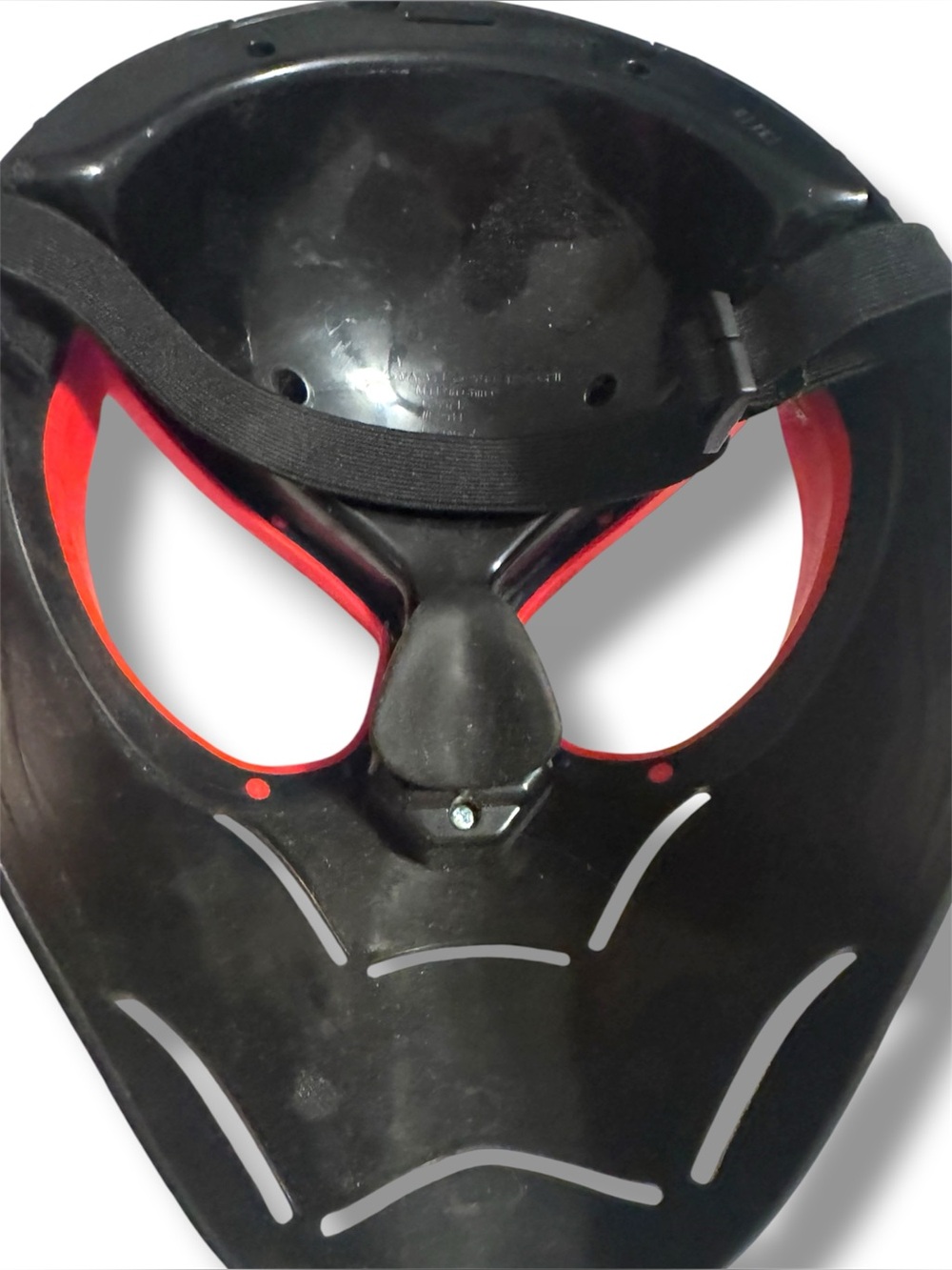 Set of 2 Spider-Man Masks from Hasbro, Red w/ moving features & Black w/ sounds - Picture 8 of 11